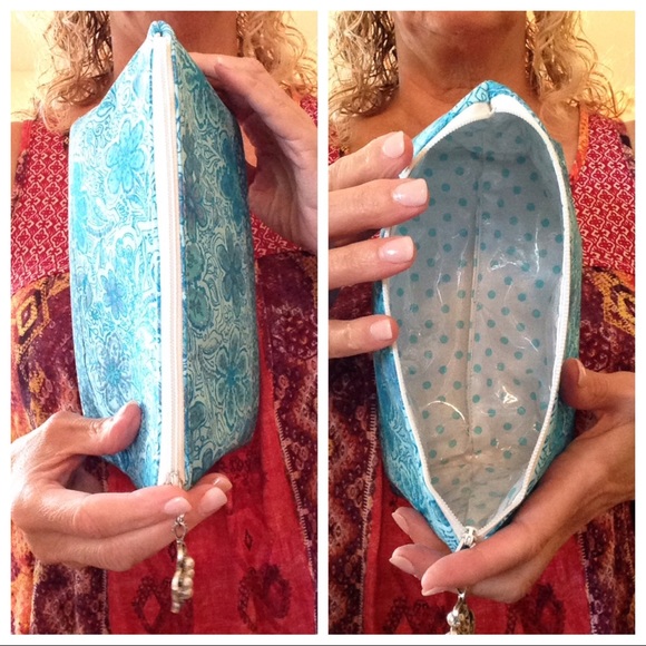 Zippered cosmetic bag - vinyl lined for easy clean - Picture 2 of 7